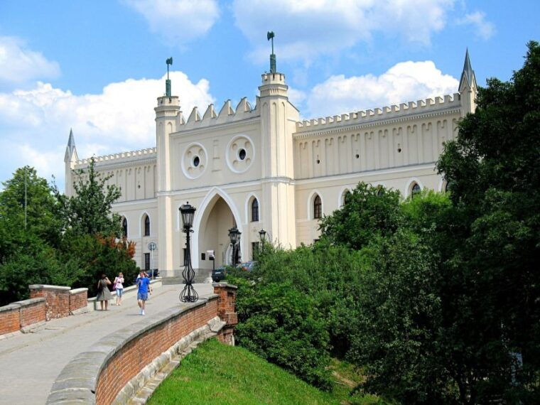 warsaw-majdanek-concentration-camp-lublin-guided-day-tour