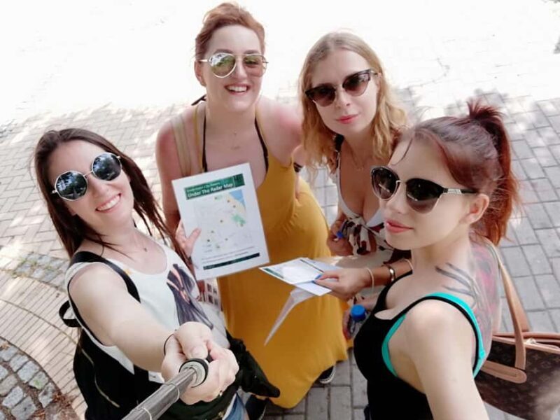 Warsaw Old Town: Spy-Themed Walk & Game with Host - Warsaw Old Town: Spy-Themed Walk & Game with Host — A Fun and Interactive Way to Discover the City