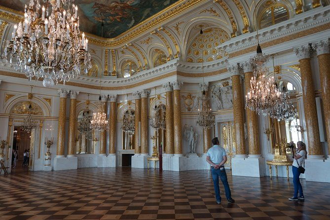 warsaw-old-town-with-royal-castle-lazienki-park-private-tour-inc-pick-up
