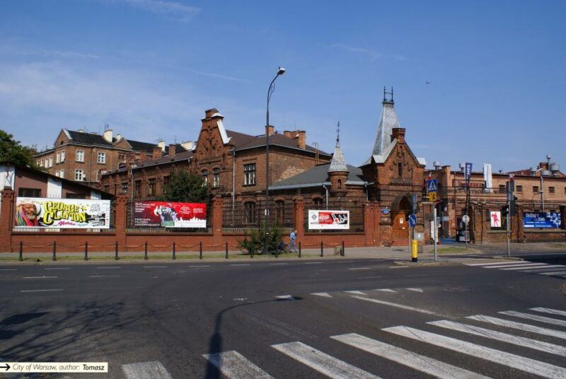 warsaw-praga-district-tour-with-vodka-museum-and-tasting