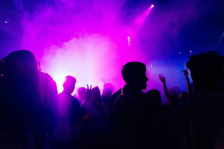 warsaw-skip-the-line-entry-to-room-13-club-welcome-shot