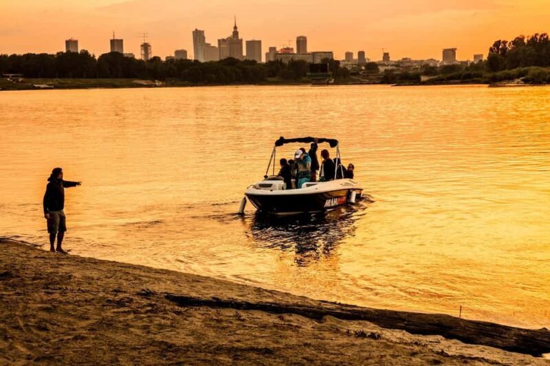 Warsaw: Sunset Vistula Cruise - 80s Vibes, Music & Prosecco - The Experience from a Traveler’s Perspective