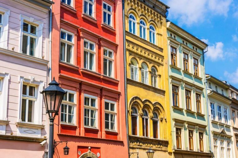warsaw-to-auschwitz-and-krakow-old-town-full-day-trip-by-car-2