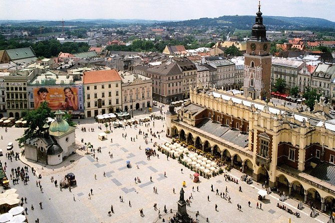 warsaw-to-auschwitz-and-krakow-old-town-full-day-trip-by-car