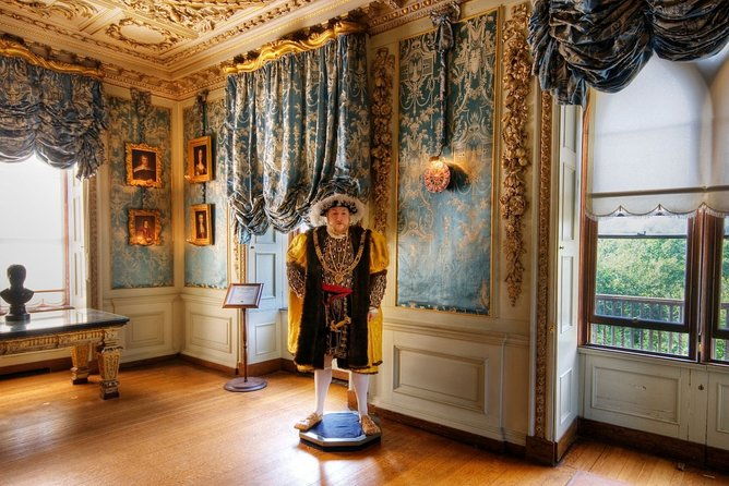 warwick-castle-including-return-train-tickets-from-london