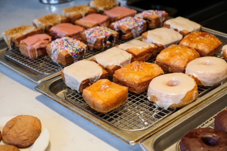 washington-d-c-guided-delicious-donut-tour-with-tastings