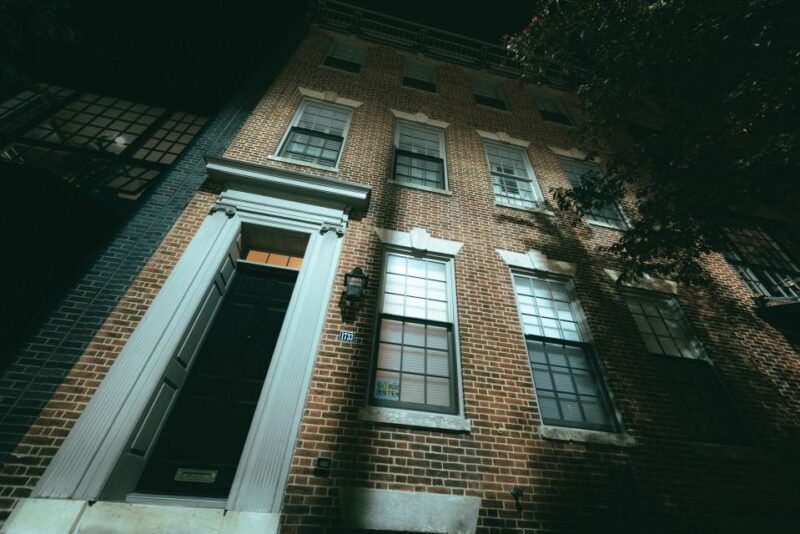 Washington, DC: Ghosts and Spirits Haunted Walking Tour - Guides and Narration: Making History Come Alive