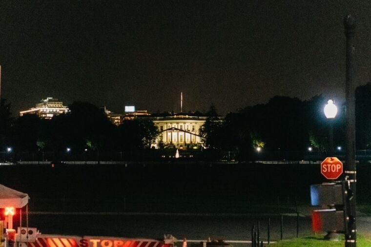 washington-dc-monuments-by-moonlight-nighttime-trolley-tour
