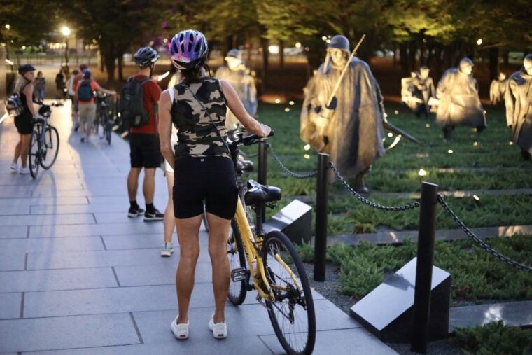 washington-dc-monuments-by-night-bike-tour