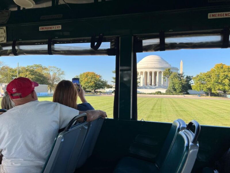 washington-dc-old-town-hop-on-hop-off-trolley-city-tour
