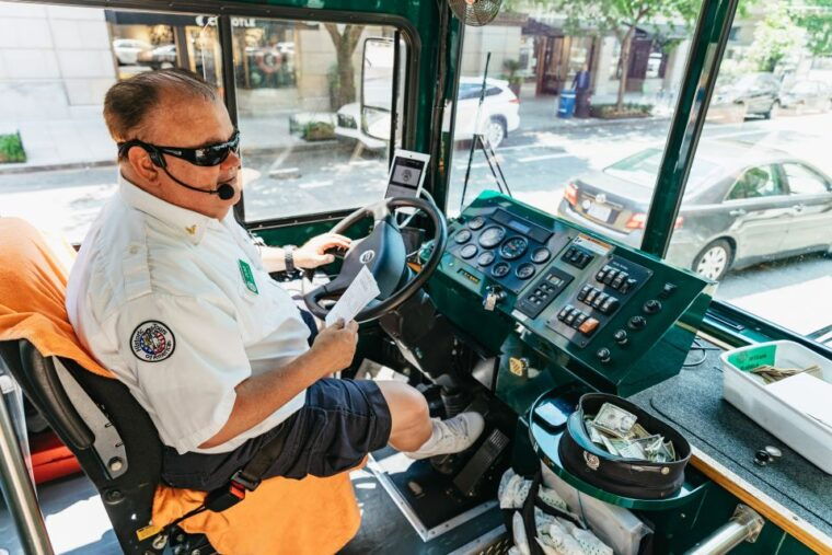 washington-dc-old-town-hop-on-hop-off-trolley-city-tour