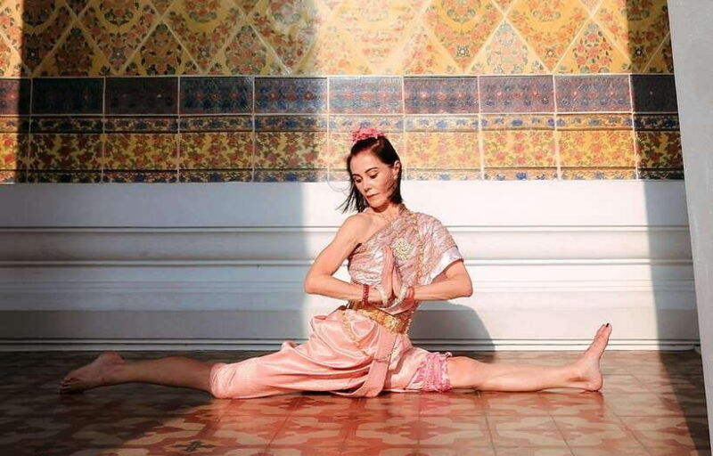 wat-arun-photoshoot-in-thai-costume-bangkok-thailand