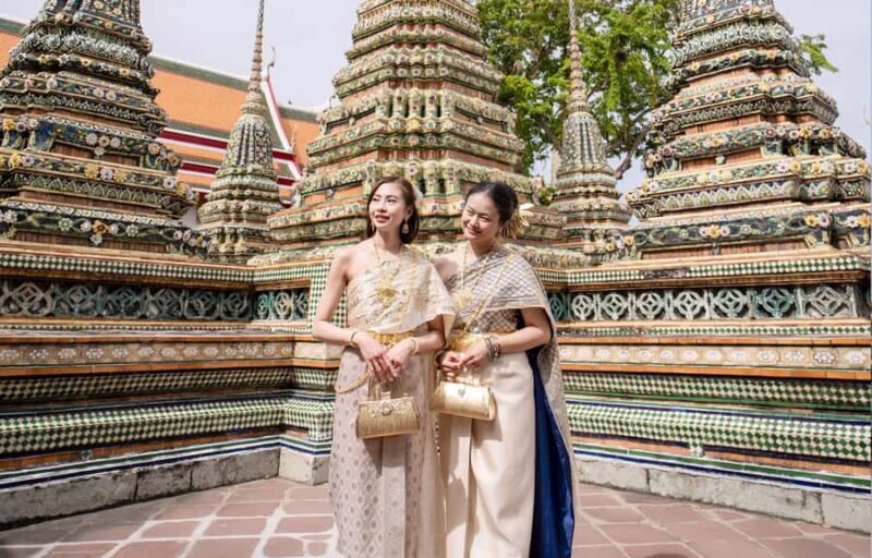 Wat Pho: Traditional Thai Costume Photoshoot - The Photos and Delivery