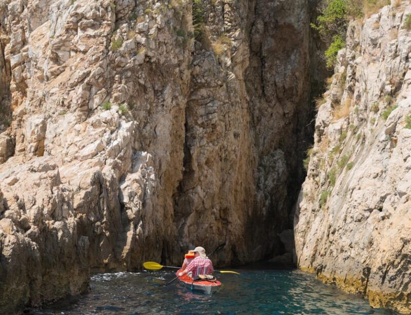 water-activity-kayak-tours-with-a-guide-cliff-jumping