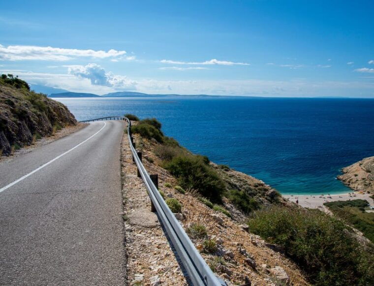 water-activity-kayak-tours-with-a-guide-cliff-jumping