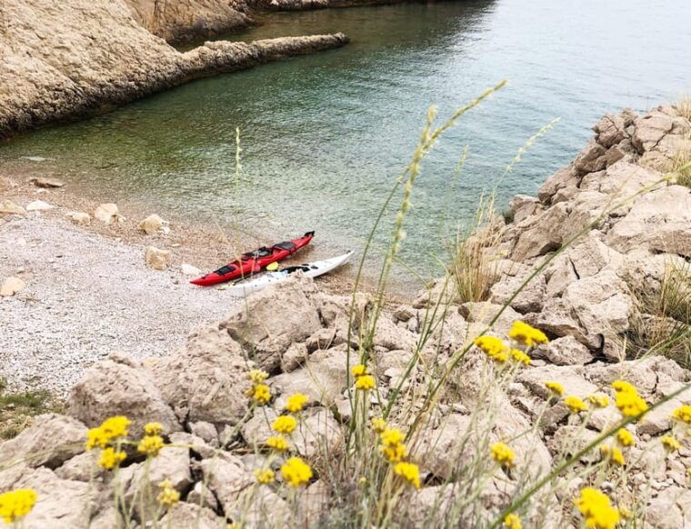 water-activity-kayak-tours-with-a-guide-cliff-jumping