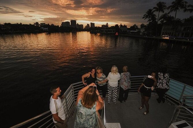 water-taxi-evening-hop-on-hop-off-sunset-sightseeing-cruise