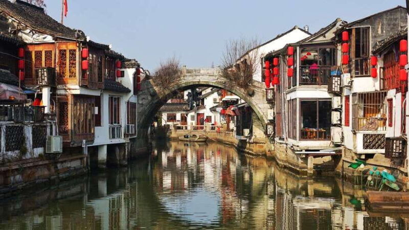 water-town-zhujiajiao-shanghai-boat-ridesightsbitessips
