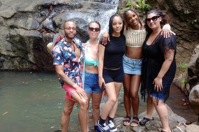 waterfall-and-beach-safari-in-santa-lucia