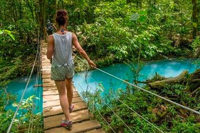 waterfall-blue-lagoon-full-day-tour-in-rio-celeste-costa-rica