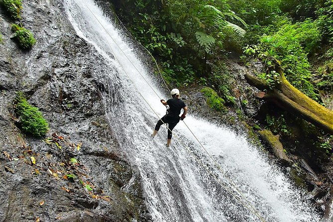 waterfall-canyoning-in-jaco-beach-and-los-suenos