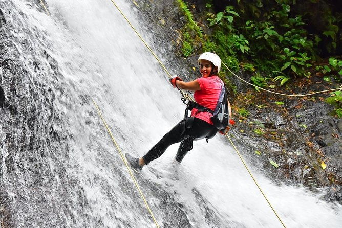 waterfall-canyoning-in-jaco-beach-and-los-suenos