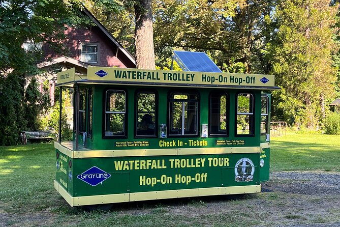 waterfall-hop-on-hop-off-trolley-tour-multnomah-falls-day-pass