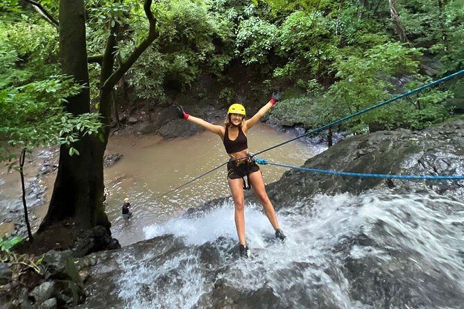 waterfall-rappelling-nosara