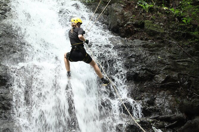 waterfall-rappelling-nosara