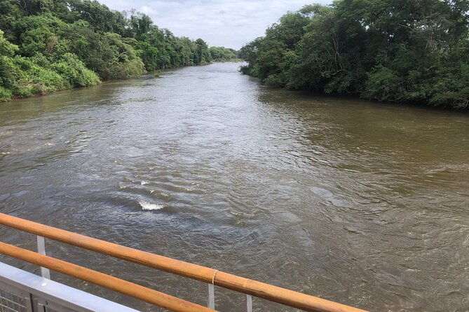 waterfalls-brazil-and-argentina-in-one-day-private