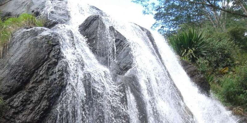 waterfalls-hunting-near-kandy