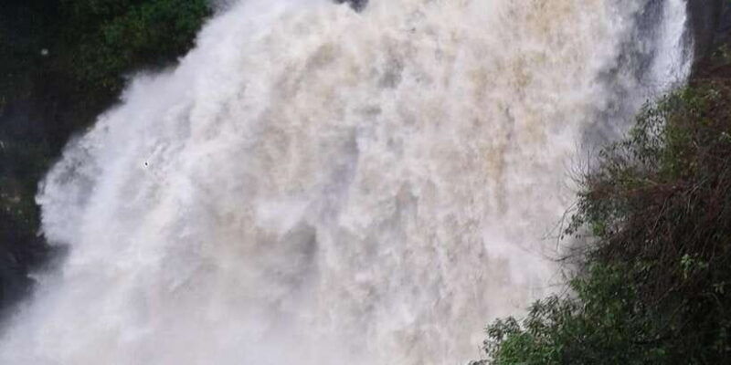 waterfalls-hunting-near-kandy