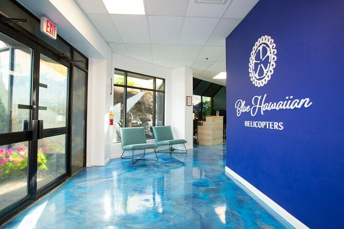 waterfalls-of-west-maui-and-molokai-helicopter-tour-2