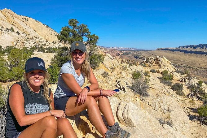 waterpocket-fold-offroad-tour-to-strike-valley-overlook