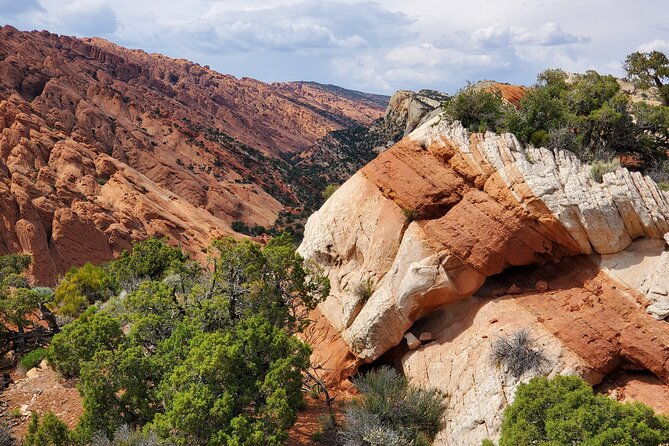 waterpocket-fold-offroad-tour-to-strike-valley-overlook
