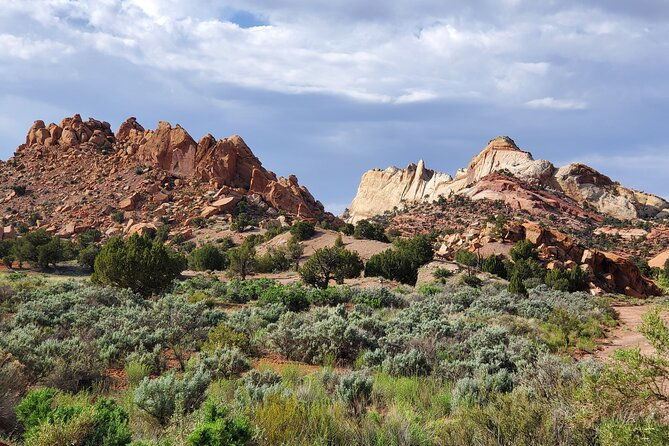 waterpocket-fold-offroad-tour-to-strike-valley-overlook