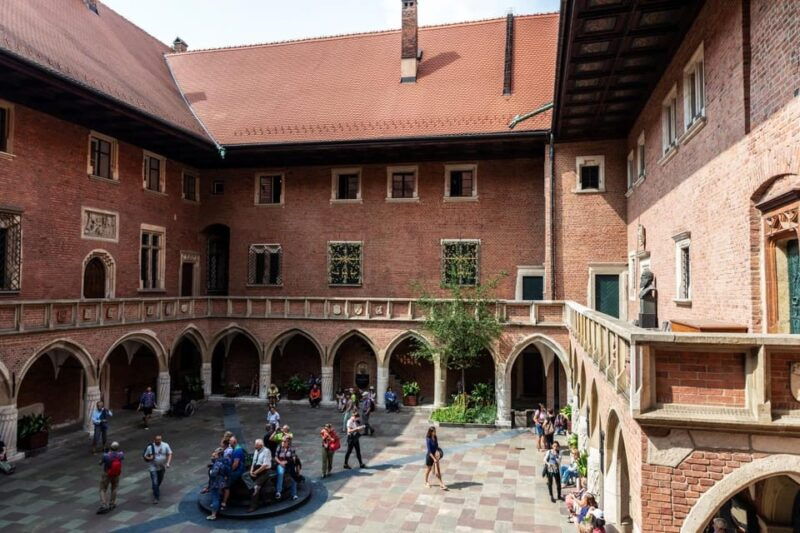 wawel-castle-old-town-mary-basilica-underground-museum