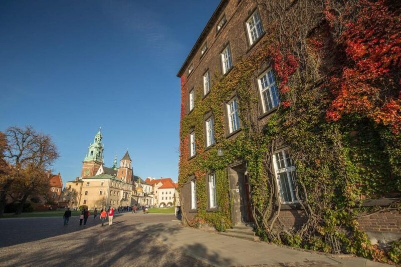 wawel-castle-old-town-with-st-marys-church-guided-tour