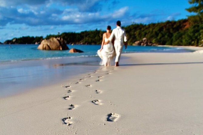 Wedding Photo / Honeymoon Praslin Seychelles - Why This Wedding & Honeymoon Photo Tour Stands Out