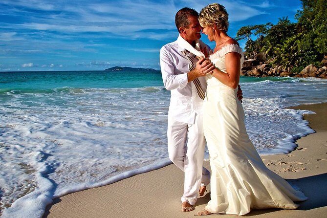 Wedding Photo / Honeymoon Praslin Seychelles - Booking and Price Analysis