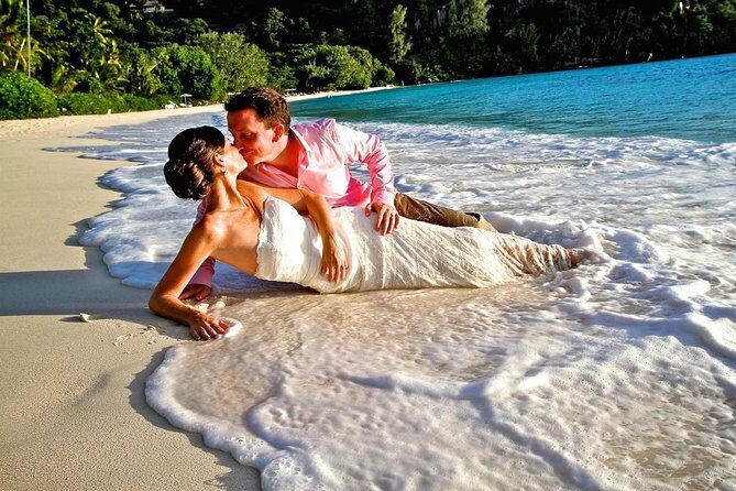 Wedding Photo / Honeymoon Praslin Seychelles - Who Should Consider This Tour?