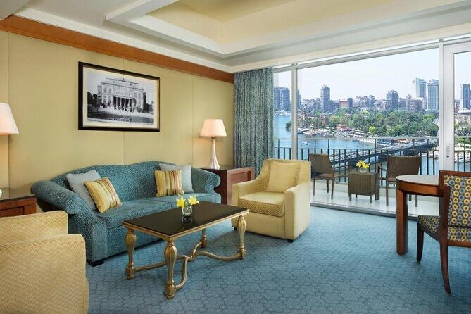 Week-End in Cairo for only rich couple - Key Points