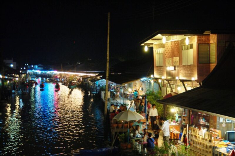 Weekend Amphawa Floating Market & Train Market Private Tour - Amphawa Floating Market: A Relaxed Local Vibe