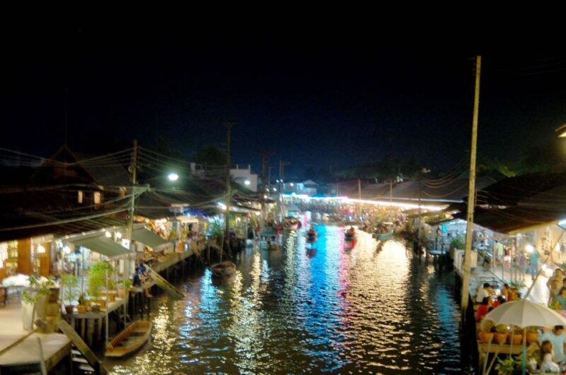 weekend-amphawa-floating-market-train-market-private-tour