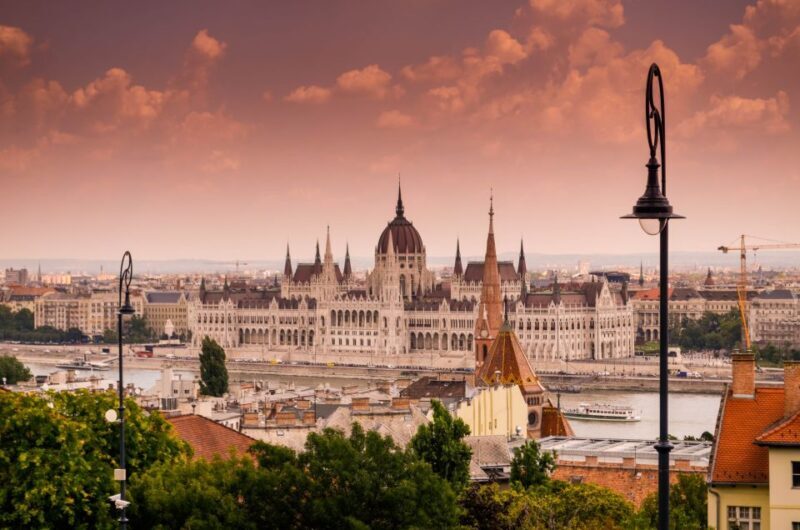 Welcome to BUDA and PEST Private Walking tour - Why This Tour Stands Out