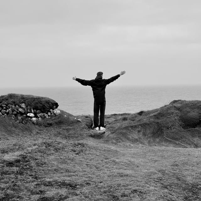 west-cork-toe-head-clifftop-hike-with-coffee-cookies
