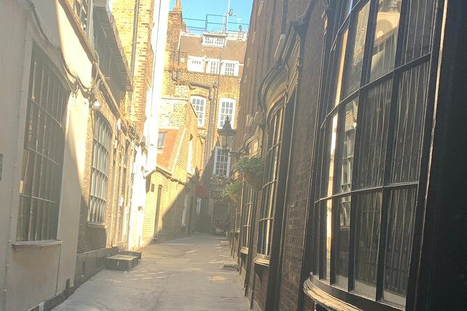 west-end-highlights-walk-with-a-blue-badge-guide