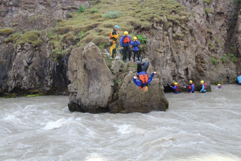west-glacial-river-family-rafting
