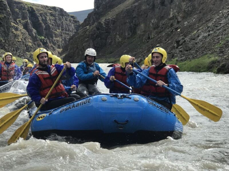west-glacial-river-family-rafting