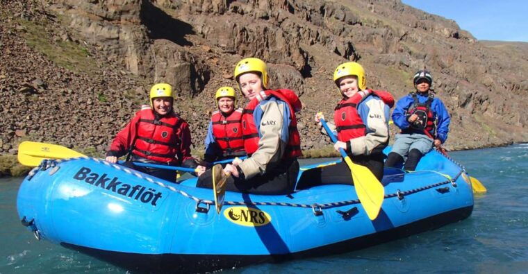 west-glacial-river-family-rafting